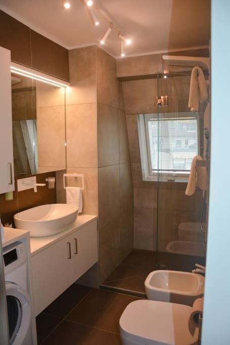 Moderne Ferienwohnung Merano Exteriör bild